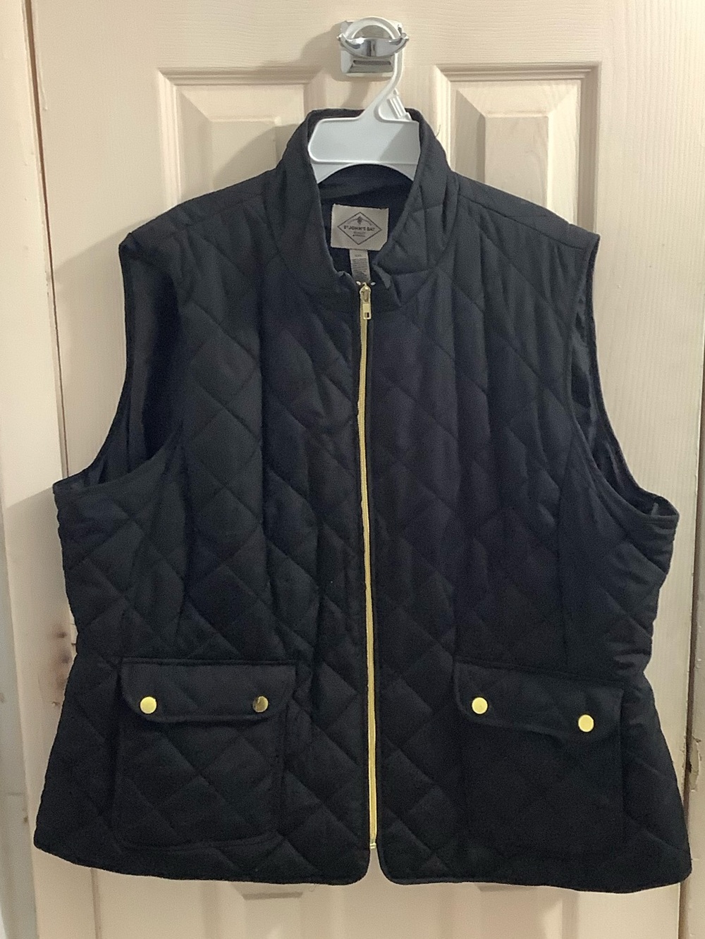 St. John's Bay Black Quilted Sleeveless Vest with Gold Zipper Snap on
